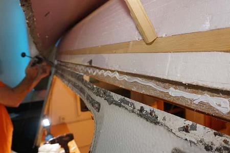 Wasserschaden am Caravan reparieren