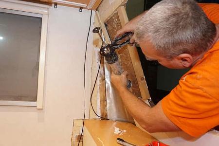 Wasserschaden am Caravan reparieren