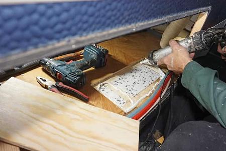 Wasserschaden am Caravan reparieren