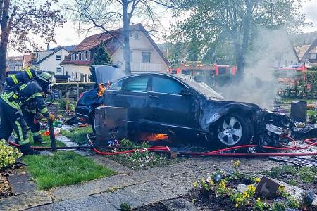 Mercedes S-Klase Unfall Friedhof