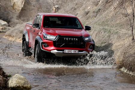 Toyota Hilux Hybrid & GR Sport