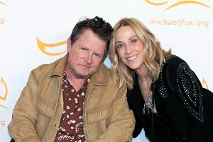 Michael J. Fox und Sheryl Crow herzen sich auf dem roten Teppich