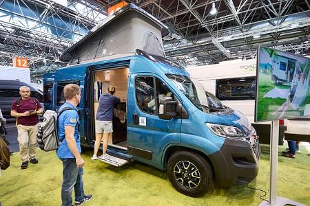 Roadcar 540 R, Reisemobil, Petrolblau, Messe