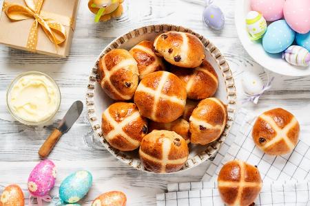 Hot Cross Buns, Ka'ak Asfar und mehr: Osterrezepte aus aller Welt