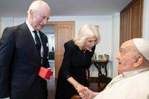 König Charles III. "zutiefst betrübt" über Tod von Papst Franziskus