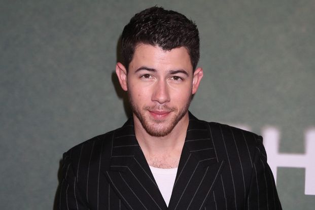 Nick Jonas machte 2007 öffentlich, dass er Typ 1-Diabetes hat. Er verlor an Gewicht und hatte ständig Durst. Das veranlasste ihn, sich untersuchen zu lassen. Die Diagnose erklärte seine Symptome.