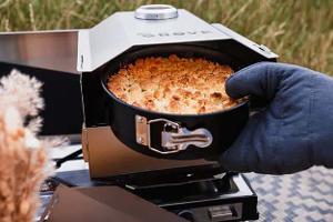 Horst - multifunktionaler Campingofen und Grill von Grove Camping. Erster Platz beim Wettbewerb "Campfire der Ideen" 2024. 