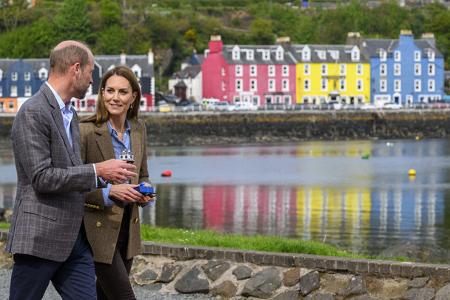 Die bunten Häuser am Hafen von Tobermory sind ein Wahrzeichen der Insel.