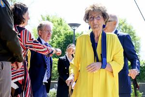 Nach Sturz auf Eisbahn: Prinzessin Margriet mit Armschlinge unterwegs