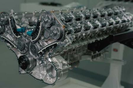 Bugatti-V16-Saugmotor