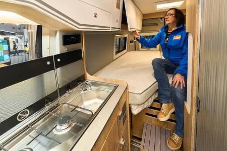 Bett, Einzelbetten Dachstauschrank