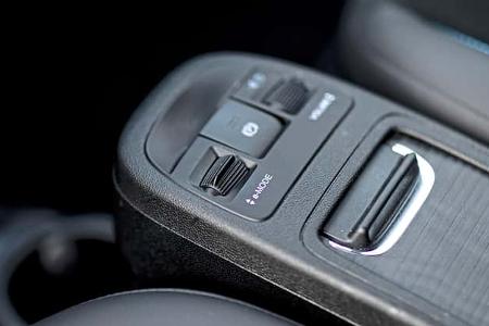 Abarth 500e, Mittelkonsole