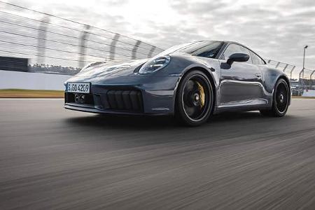 Porsche 911 Carrera GTS.2