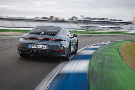 Porsche 911 Carrera GTS.2