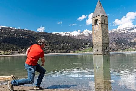 Travel Guide Ford Nugget