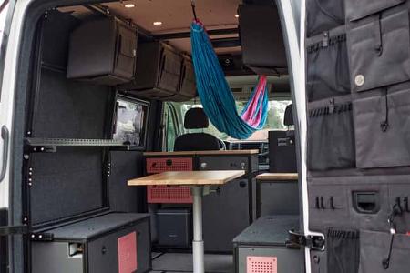 Campervan, Selbstausbau, Innenaufnahme
