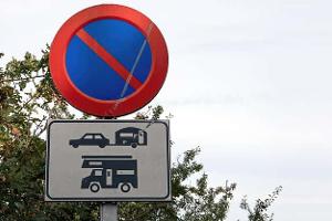 No parking for caravans and campervans traffic warning sign