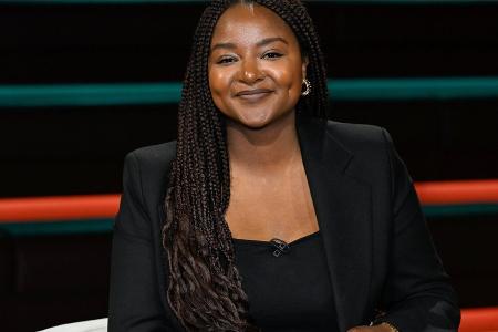 Aminata Touré: Grünen-Ministerin teilt erstes Babyfoto