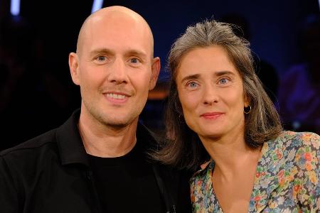 Oli.P und seine Ehefrau: Zurück ins Leben nach ihrer Hirntumor-OP