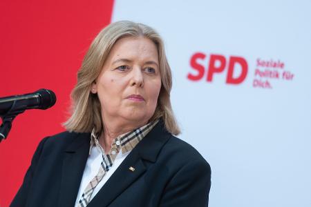 Zur langfristigen Sicherung der gesetzlichen Rentenversicherung will die neue Arbeits- und Sozialministerin Bärbel Bas künftig auch Beamte einbeziehen.