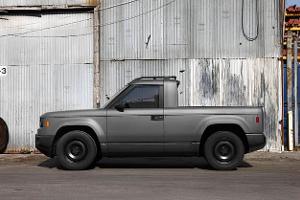 04/2025 Slate Amazon Pickup Elektro