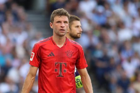 Thomas Müller (bis 82.) - Note: 3,0 - Stand zum letzten Mal auf dem Rasen der Allianz Arena. Wirkte zunächst leicht gehemmt, erarbeitete sich mit viel Einsatz nach der Pause dann doch noch seine Szenen. Omlin und Lainer gaben aber die Spielverderber und verhinderten das Abschiedstor.