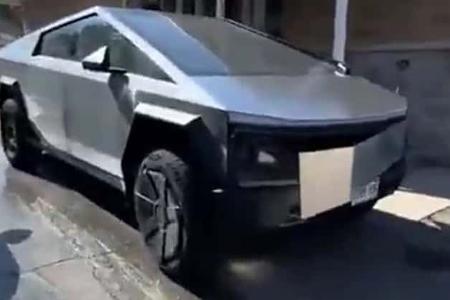 Tesla Cybertruck Teile fallen ab