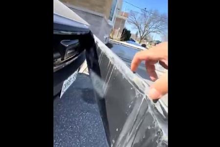 Tesla Cybertruck Teile fallen ab