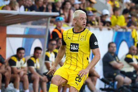 MITTELFELD: Julian Ryerson - Note: 2,5 - Ließ sich vom besonderen Anlass anzünden und rannte unermüdlich an. Wollte lange Zeit zu sehr mit dem Kopf durch die Wand. Spielte vor der Pause jeden Angriff technisch unsauber aus. Wurde im zweiten Durchgang klarer in seiner Spielweise und hätte fast noch ein Tor aufgelegt.