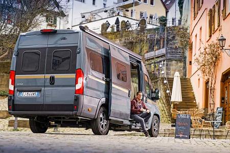 Laika Ecovip 645, Testwagen, Reisemobil, Hofeinfahrt