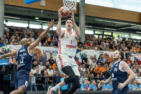 Play-offs: Bayern holt sich Matchbälle