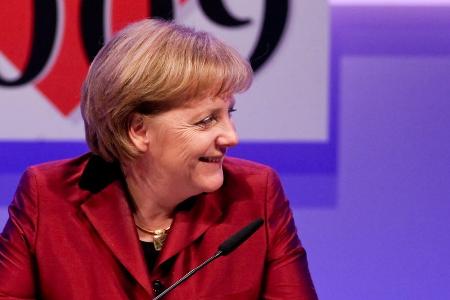 Bekannte Laudatorin: Angela Merkel erhält Ehrenpreis für Memoiren