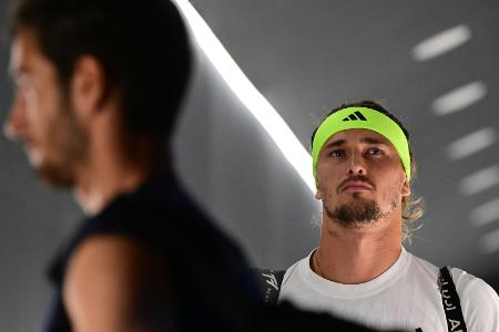 Blitzschlag: Notlandung auf Zverevs Reise nach Paris