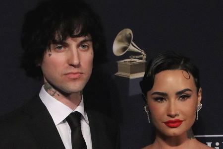 Im Vivienne-Westwood-Kleid: Demi Lovato hat geheiratet