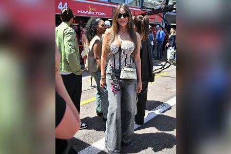 Formel 1 in Monaco: Sofía Vergara sorgt im Spitzenbustier für Aufsehen