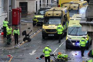 Liverpooler Meisterparade: PKW in die Menge gesteuert