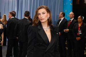 Hailey Bieber verkauft ihre Beauty-Marke für eine Milliarde Dollar