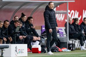 Bayer-Frauen: Trainer Pätzold verlängert vorzeitig bis 2027