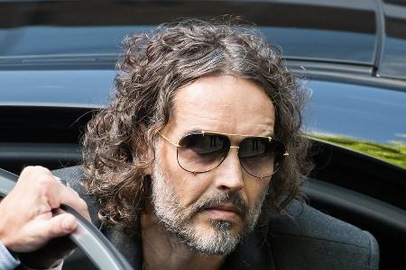 Vergewaltigungsprozess: Russell Brand plädiert auf 