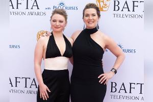 Mia Threapleton: Mama Kate Winslet hielt ihr bei Sexszene die Augen zu