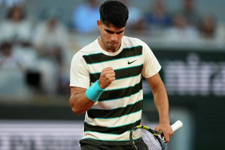 French Open: Alcaraz nach Wackler im Achtelfinale
