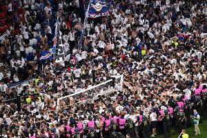 Platzsturm: Rasenstücke in Münchner Arena werden neu verlegt
