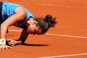 Swiatek rettet sich ins Viertelfinale - Paoloni scheitert