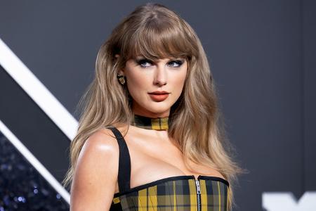 Für Fans von Taylor Swift endete der Abend indes mit einer dreifachen Enttäuschung: Obwohl der Superstar in sechs Kategorien nominiert war, gewann er keinen Preis und erschien auch nicht auf dem Event ...