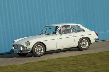 Fahrbericht-Alfa-2000-GTV-Ford-Capri-2600-GT-MGB-GT
