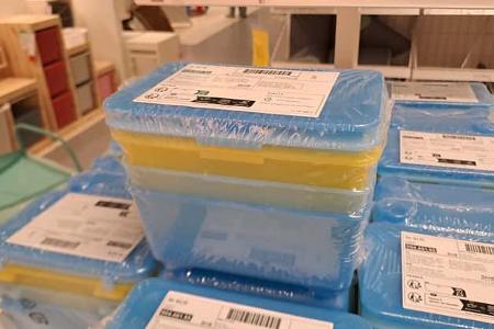 Praktische Ikea-Artikel werden in einem Pössl Campstar ausprobiert