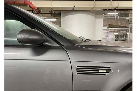 Verkratzter Spiegel vom BMW M3 E46 CSL