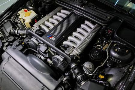 BMW 850 CSi (1990) V12-Motor S70