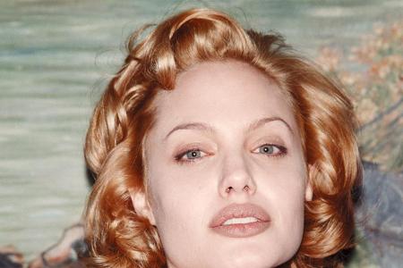 1999 hatte Angelina ihren beruflichen Durchbruch mit dem Film 'Durchgeknallt' — sie spielte eine aufsässige Patientin in einer psychiatrischen Klinik und gewann im Folgejahr für ihre Leistung den Oscar als Beste Nebendarstellerin.