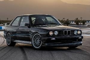 Redux Leichtbau BMW M3 E30 Restomod